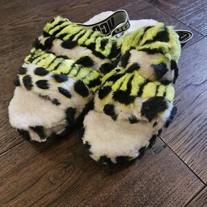 Ugg Green Animal Print Slipper Slide Slip On Shoe Furry Womens Size 9 Used. 